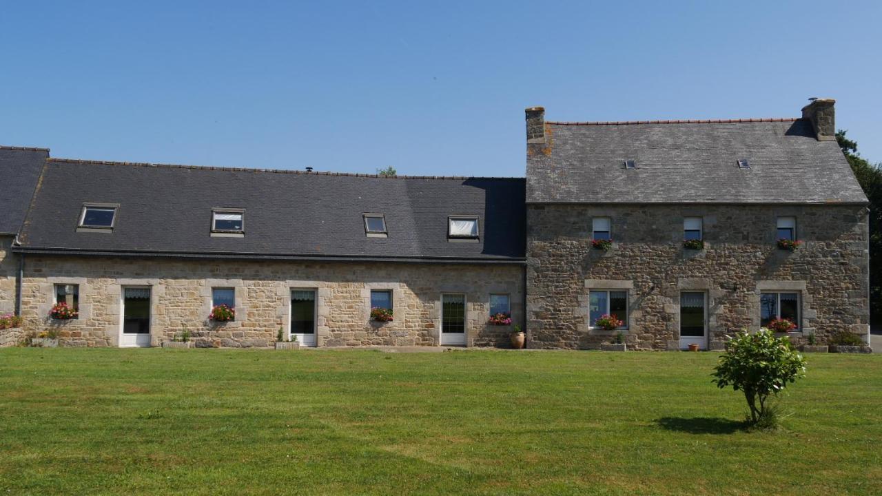La Ferme Guibel Bed & Breakfast Plouzelambre Exterior photo